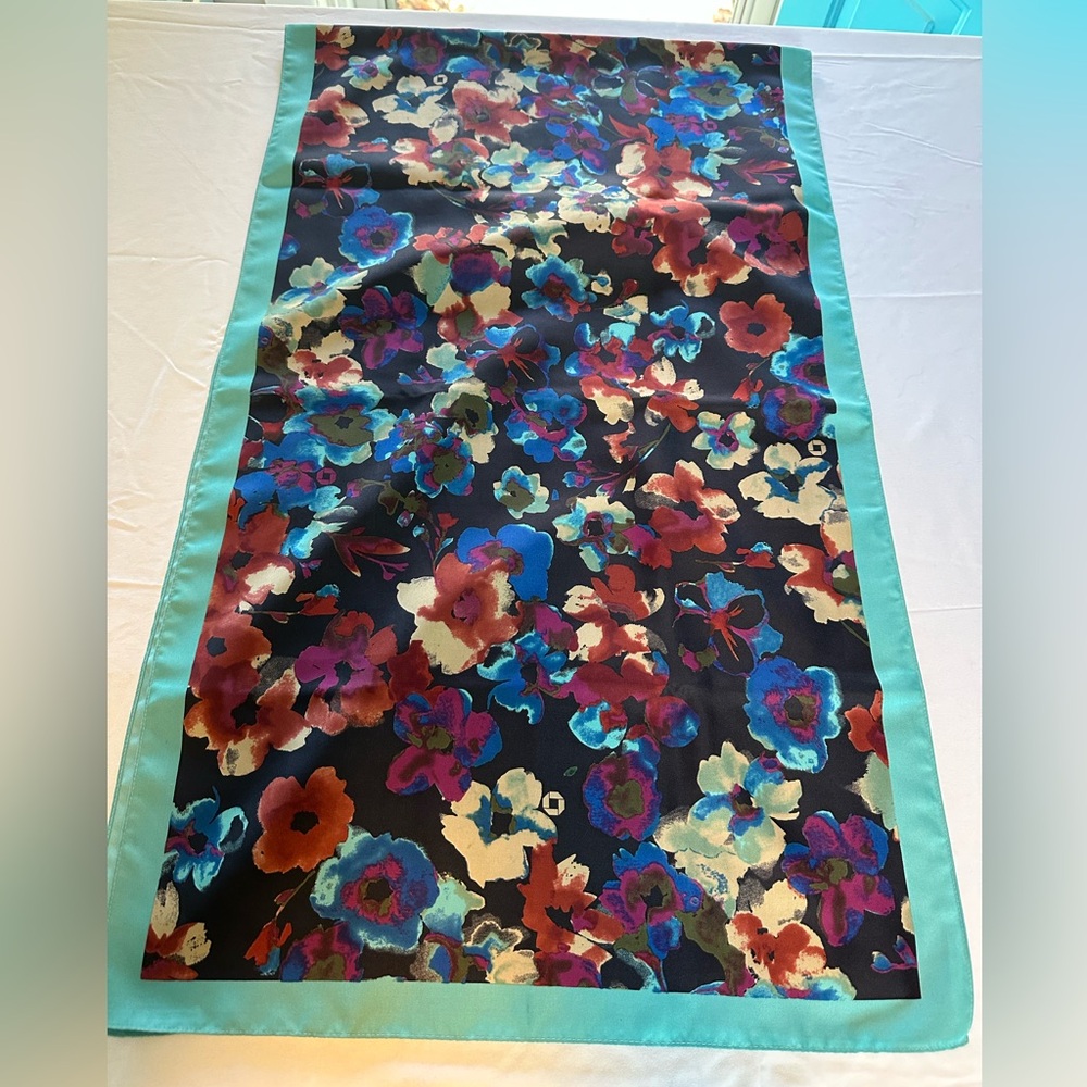 Chase scarf